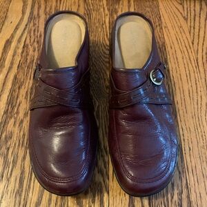 Easy Spirit Women’s Leather Clogs/Mule Slip On Casual Wedge w/ Buckle - 9.5 M